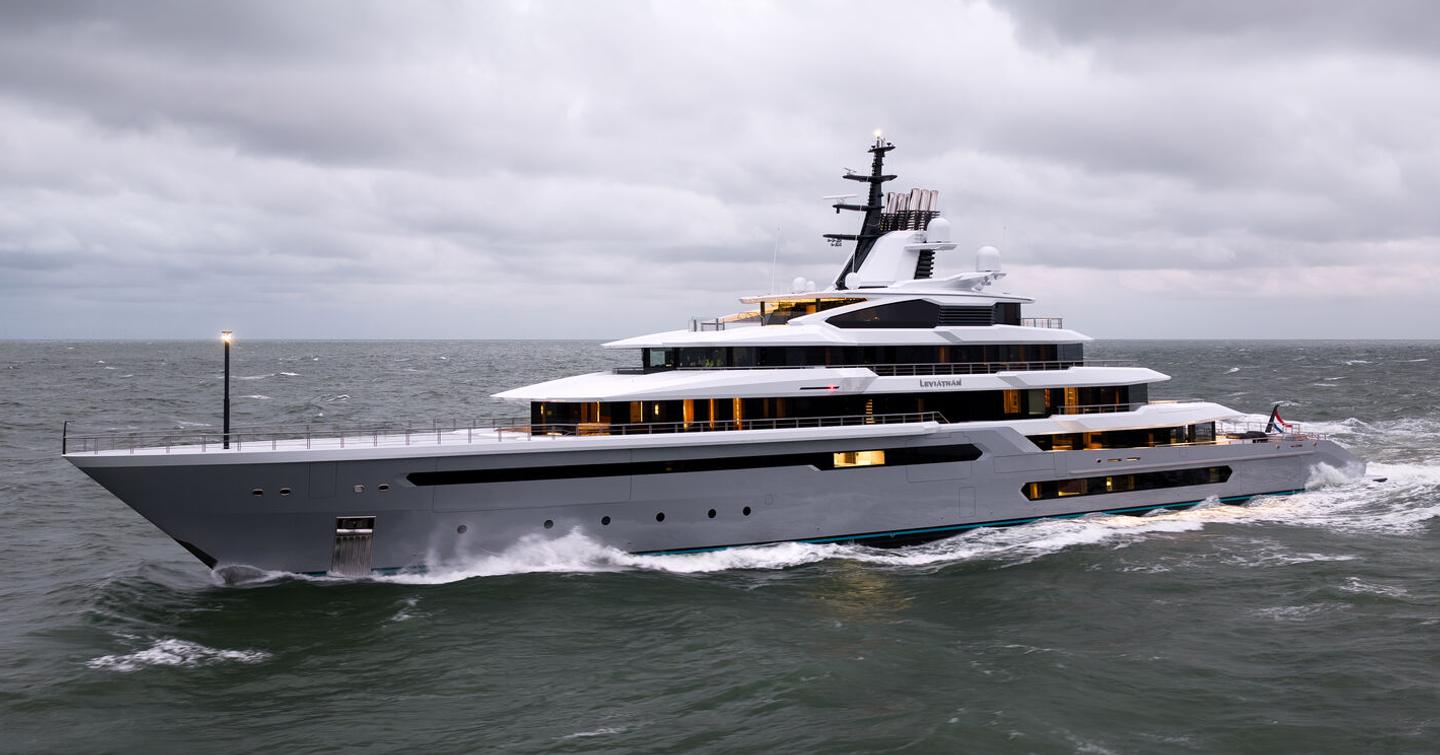 Superyacht Leviathan under way 