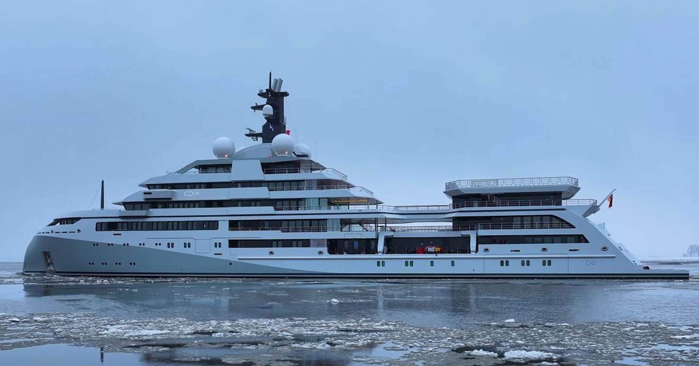 Lürssen superyacht O3 at anchor side view of decks 