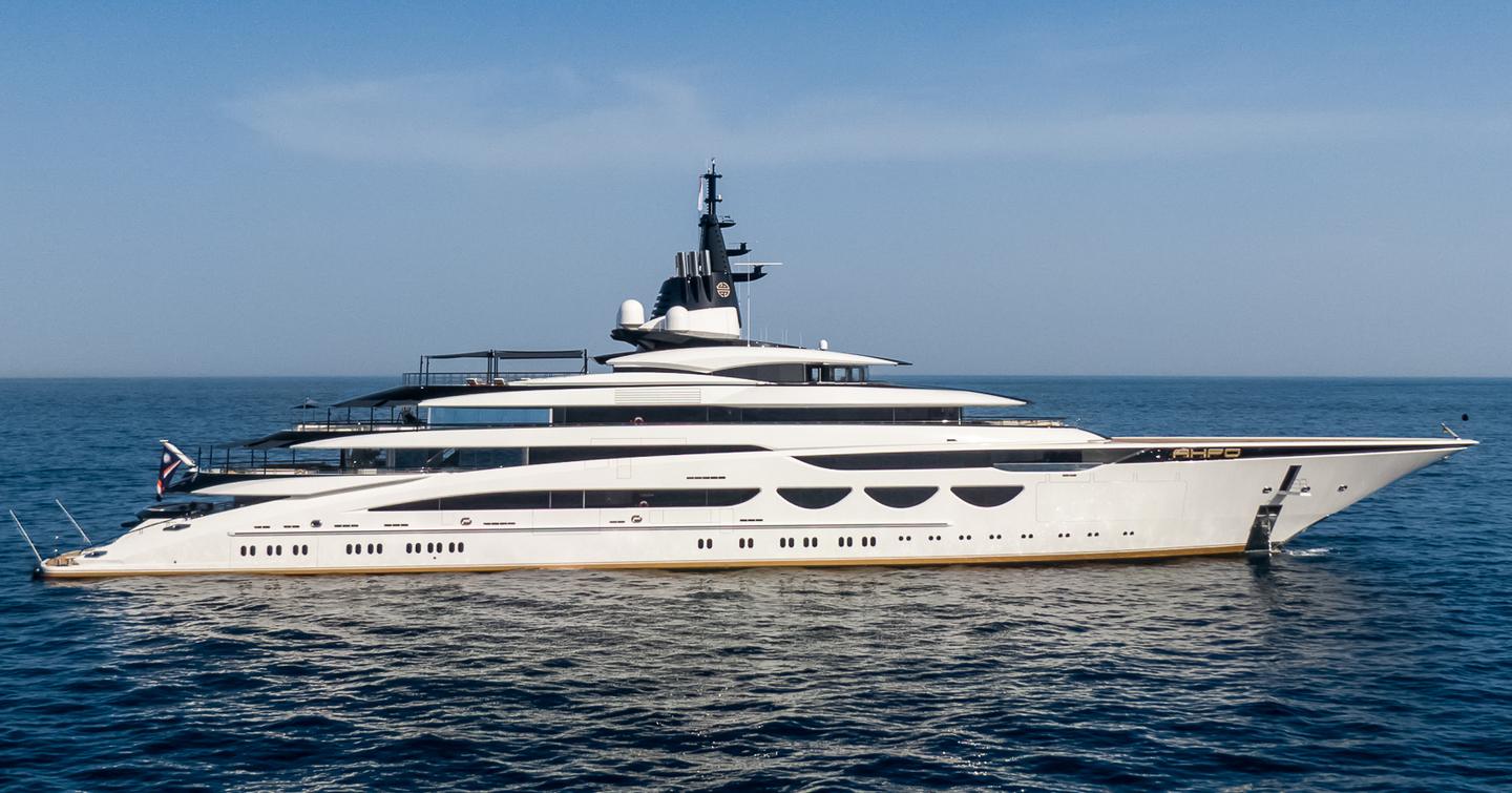 Superyacht AHPO at sea