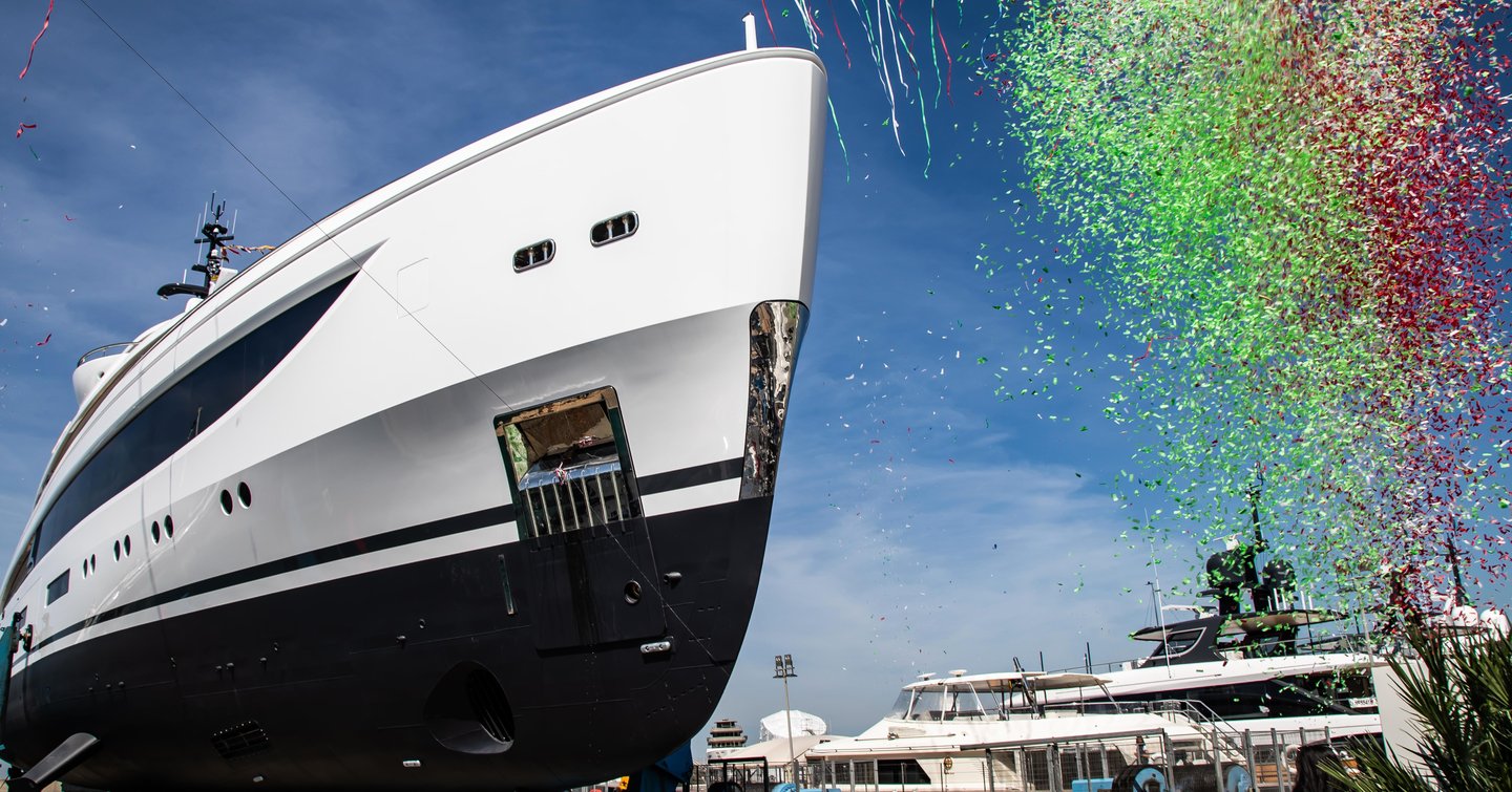 Motor yacht Lady Estey being delivered 