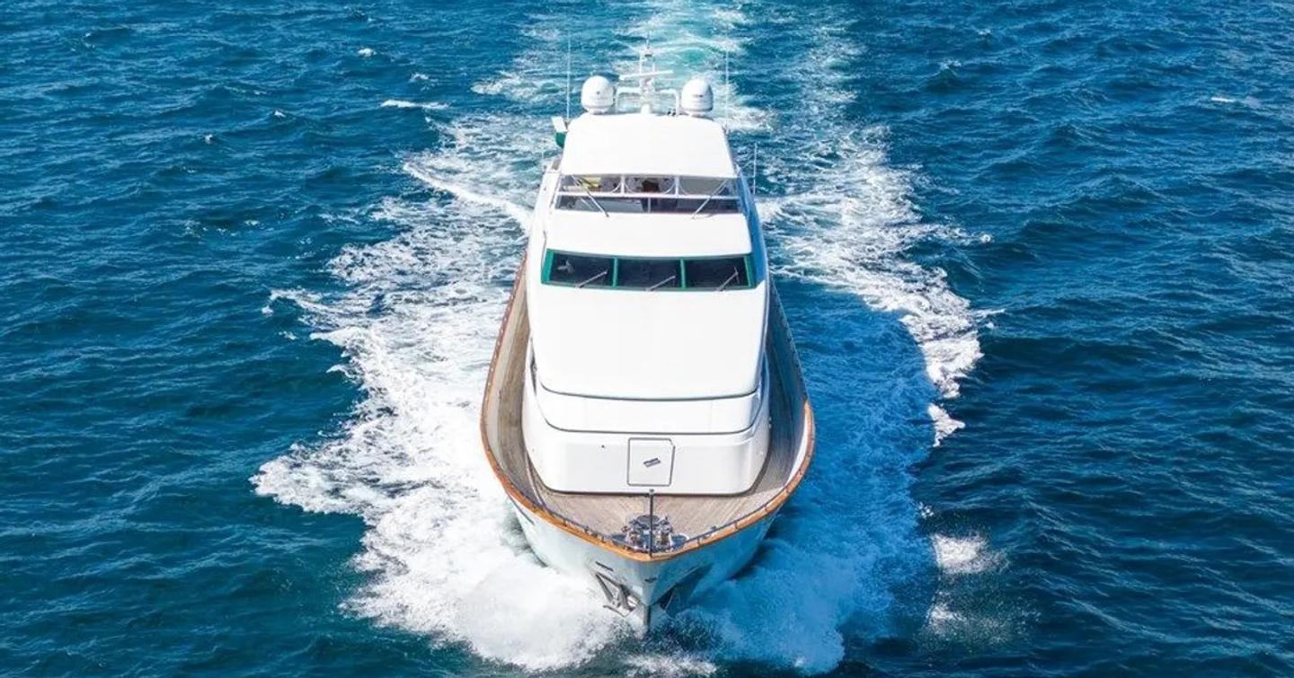 Sanlorenzo motor yacht Cariloy underway foredeck view 