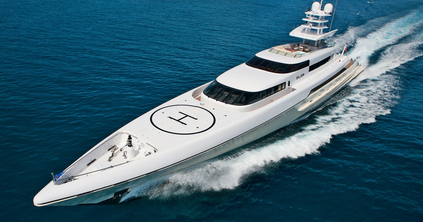 CAPRICORN superyacht showing her foredeck area and helipad while running at sea