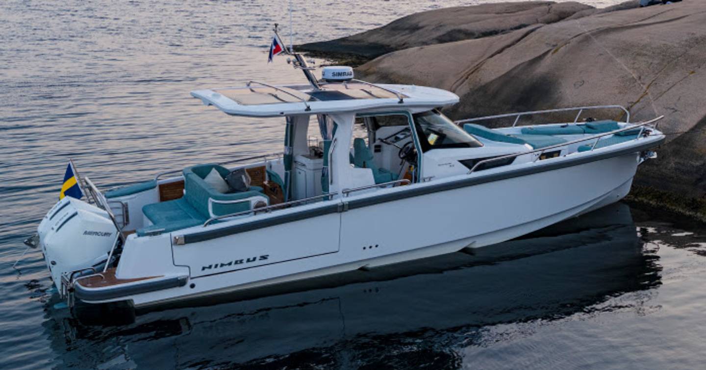Nimbus Sport Tender 35 at anchor side view 