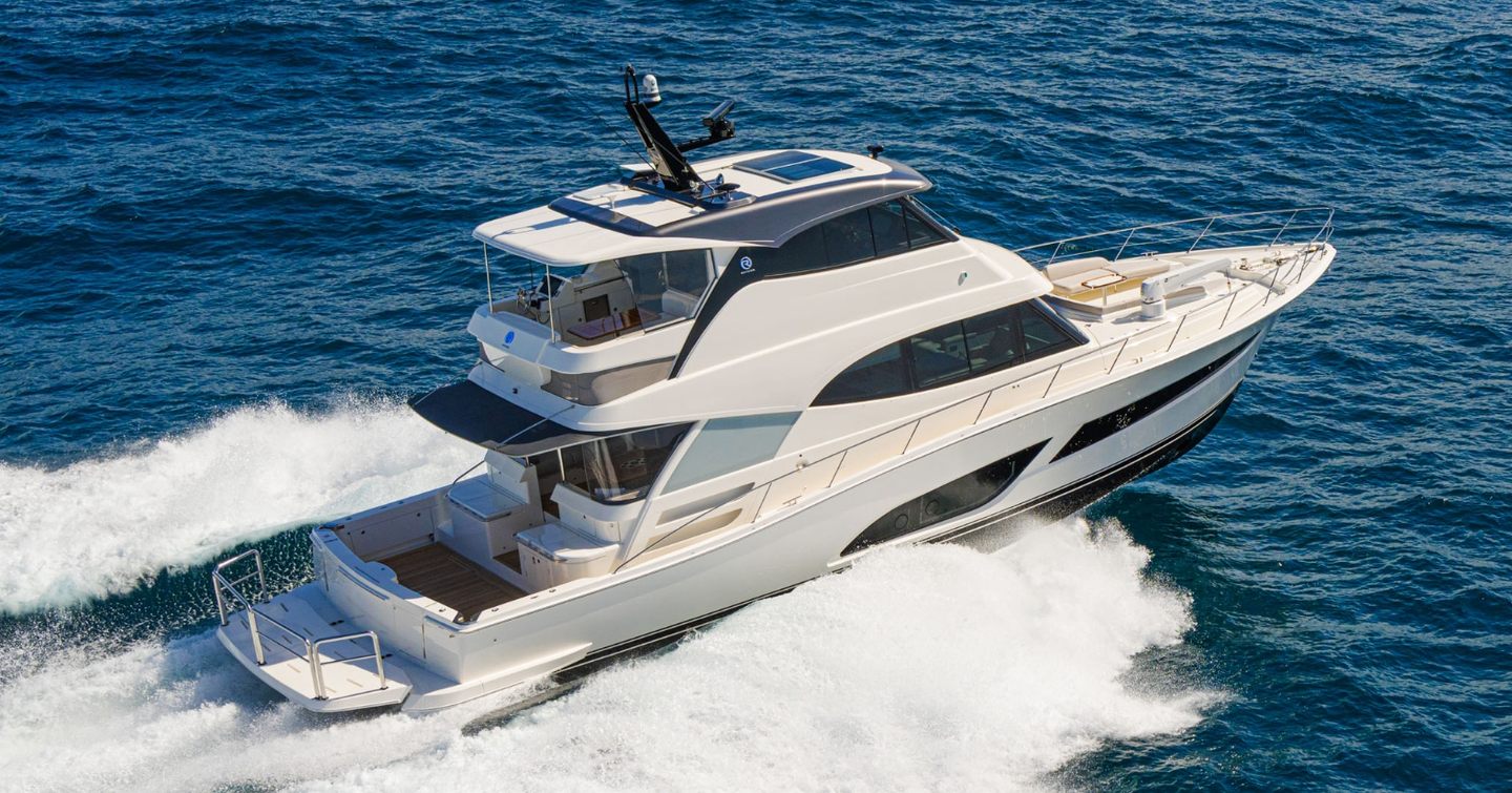 Riviera 64 Sports Motor Yacht Series II Yacht under way 