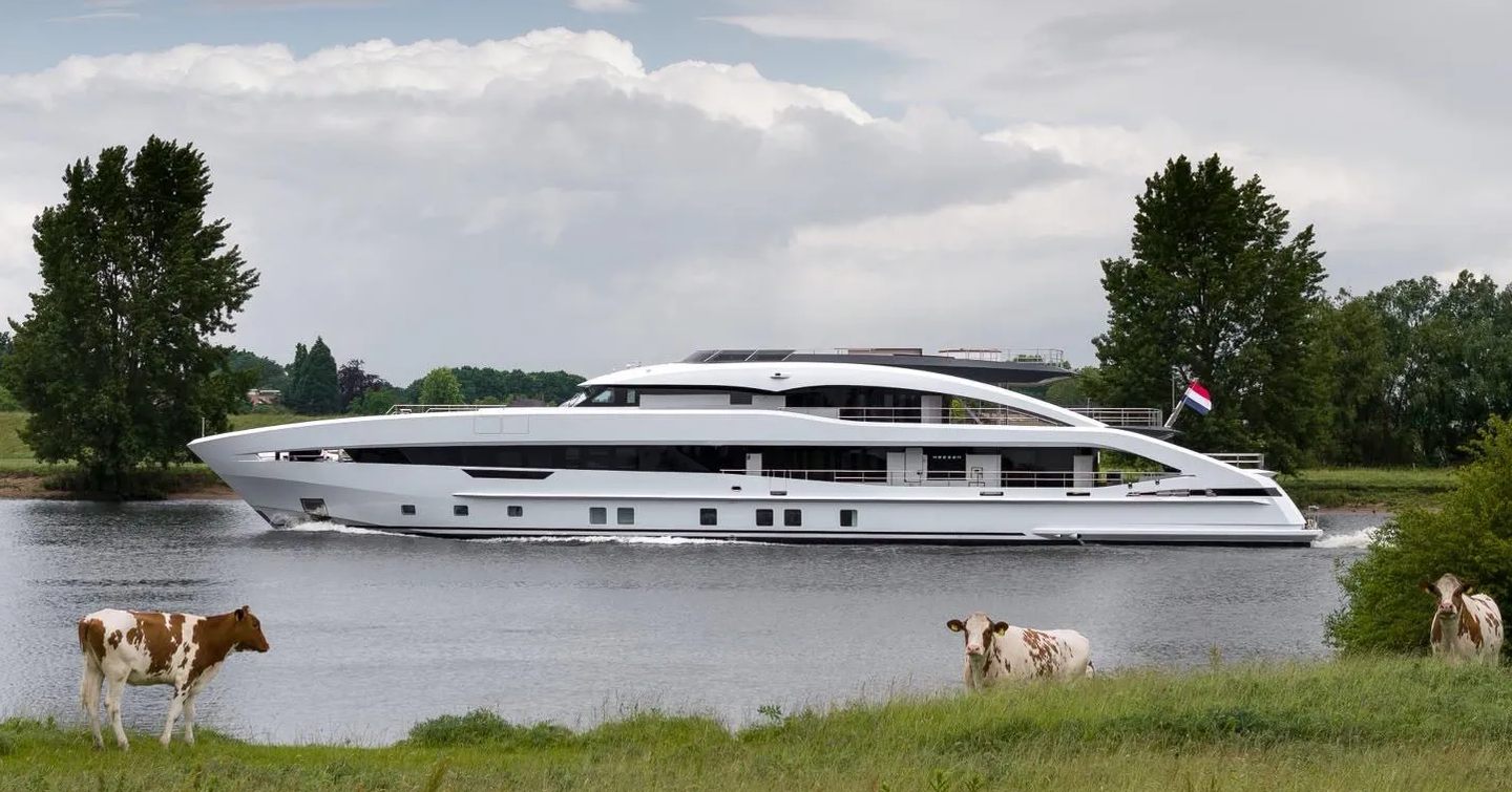 Heesen superyacht Project Sophia en route to sea trials side view