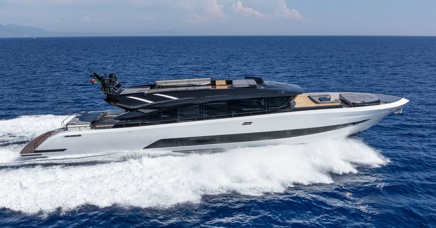 AB yachts AB 110 motor yacht under way 