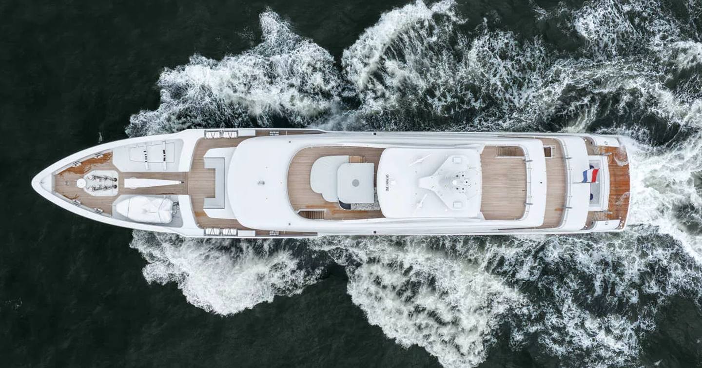 Aerial view of Superyacht Pa'lante under way 