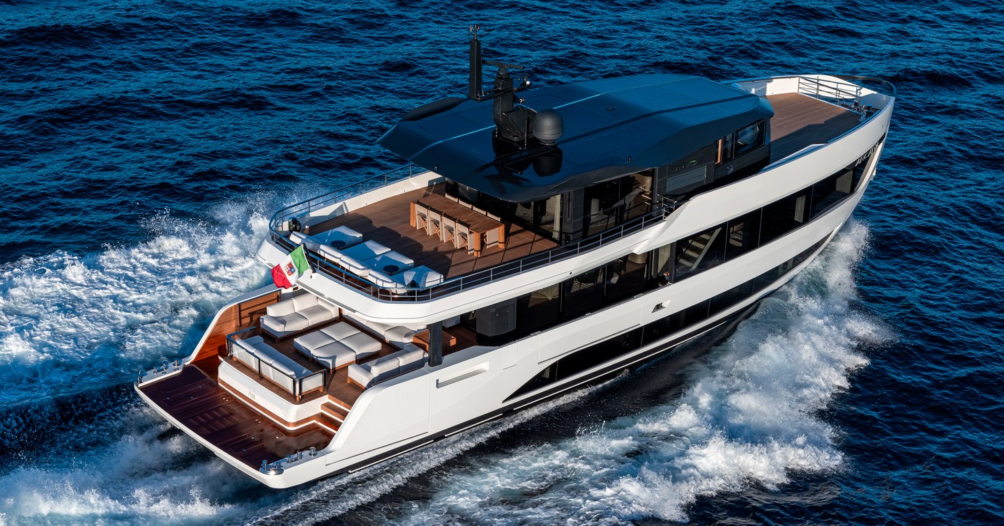 Arcadia A96 motor yacht under way