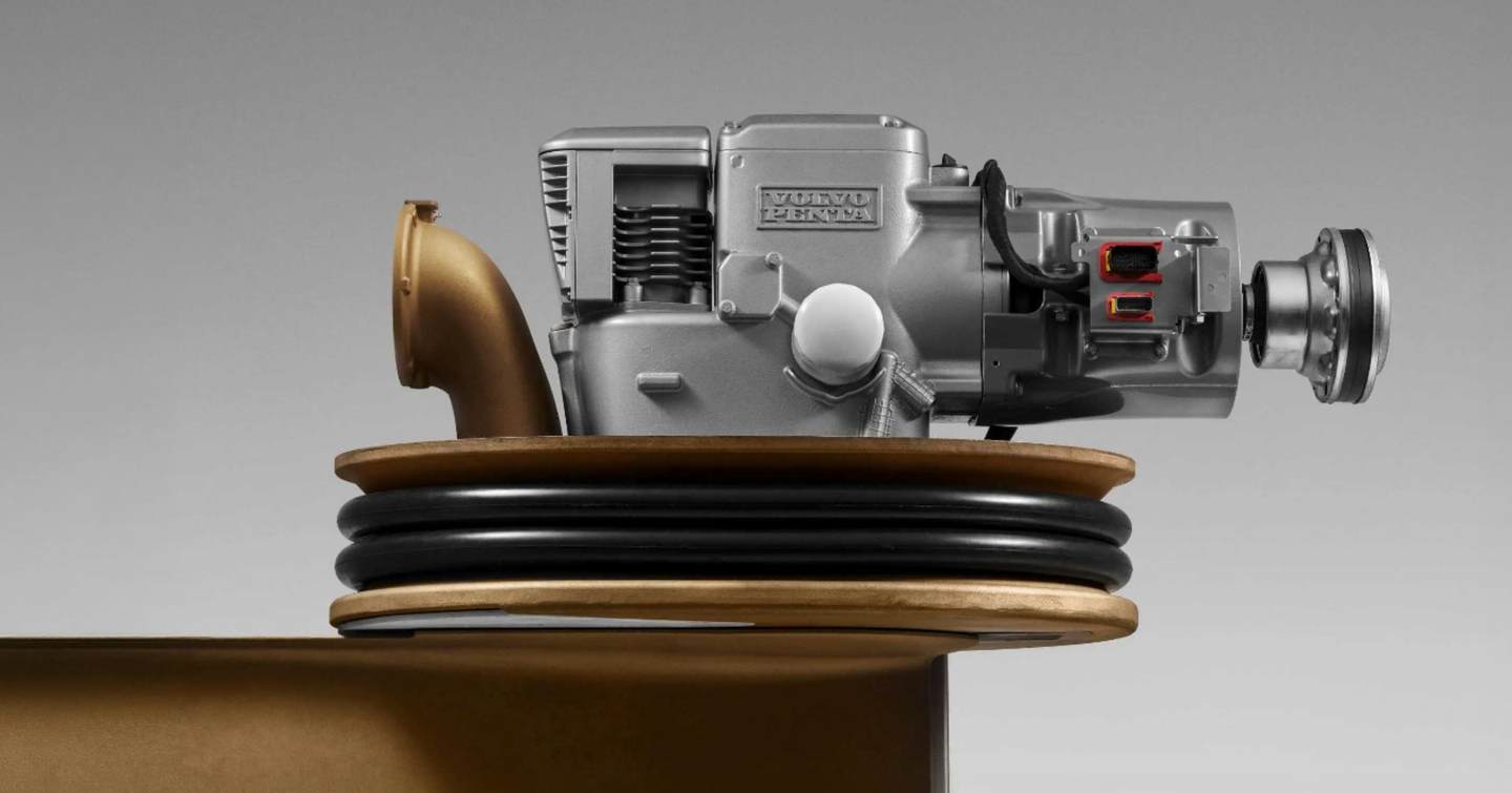 D13-IPS Hybrid drive close up side shot