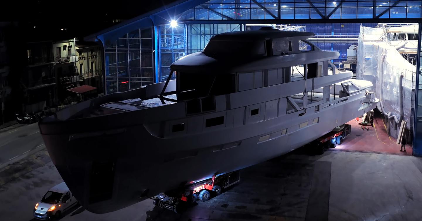 Azimut Grande 44M superyacht under construction leaving shipyard 