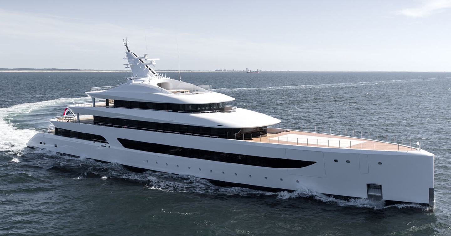 Feadship superyacht Milky Way underway side view 