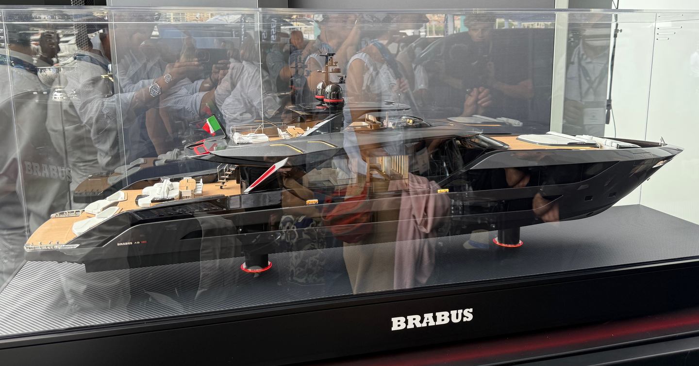BRABUS AB150 Motor Yacht model