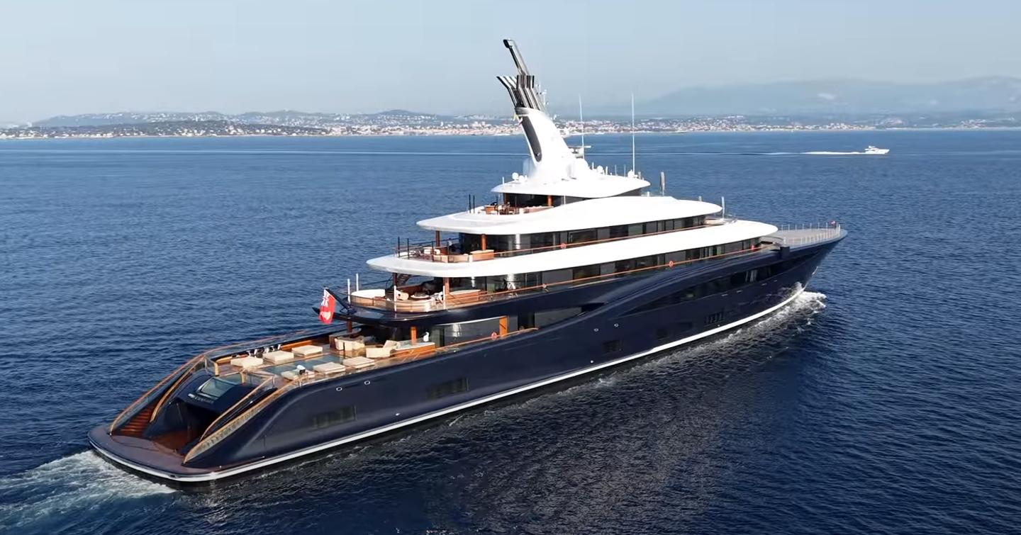 Superyacht Breakthrough under way in the med 