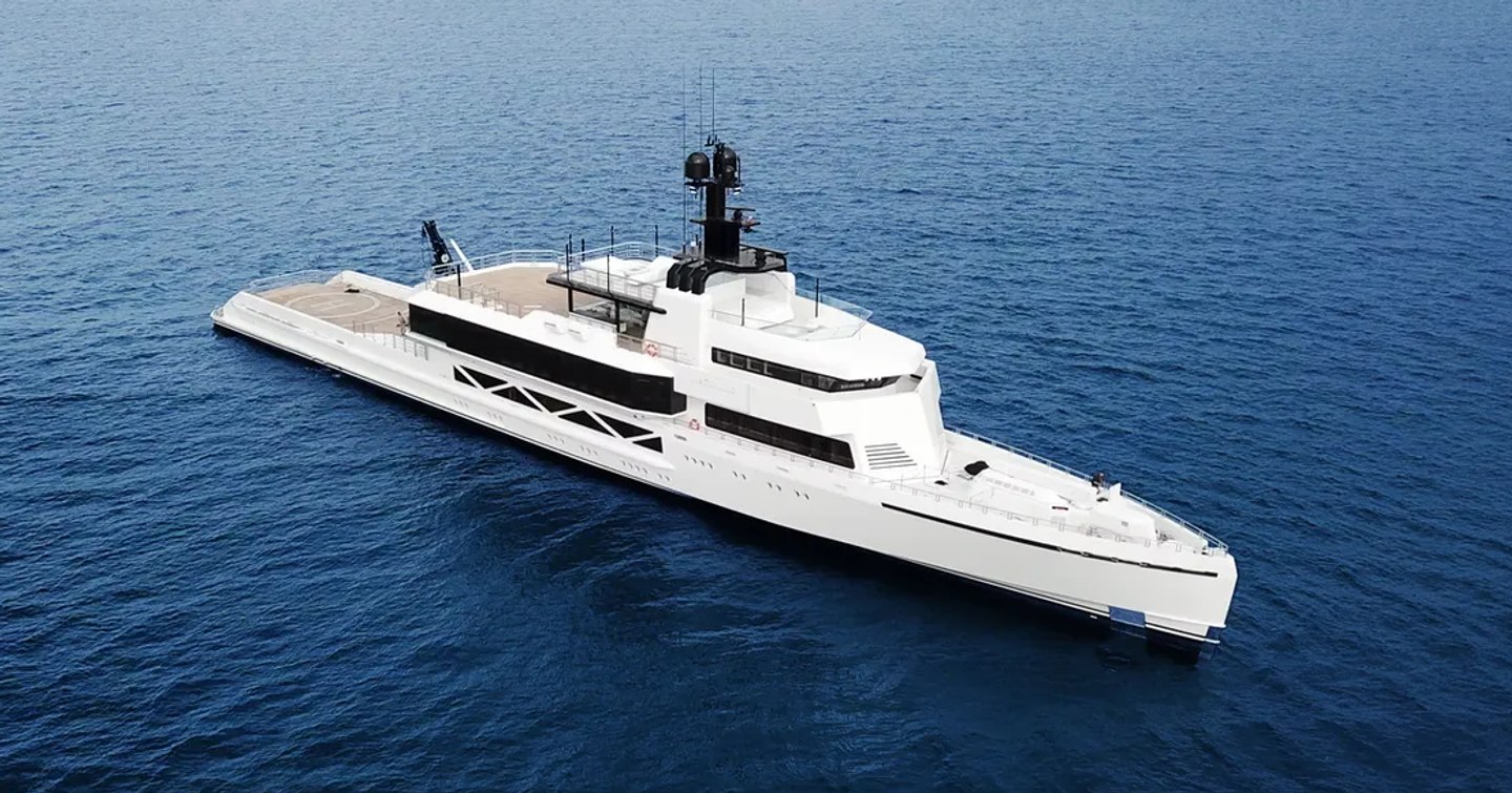 Rendering of explorer style yacht WANDERLUST, surrounded by sea.