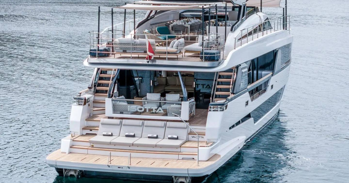 Ferretti motor yacht Isotta at anchor stern view 
