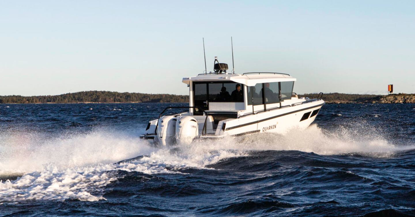 Quarken-35-Cabin-Outboards-Running