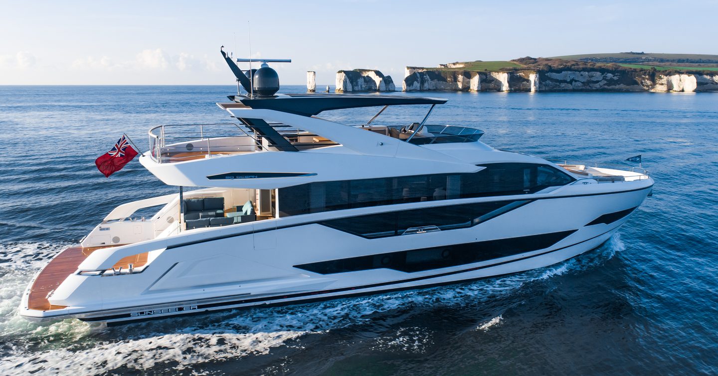 Sunseeker 90 Ocean motor yacht under way 