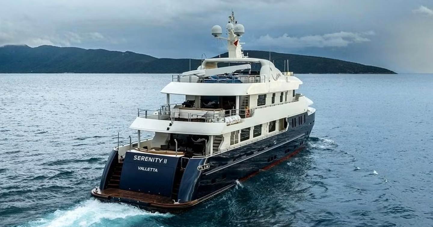 Superyacht Serenity II view of aft decks