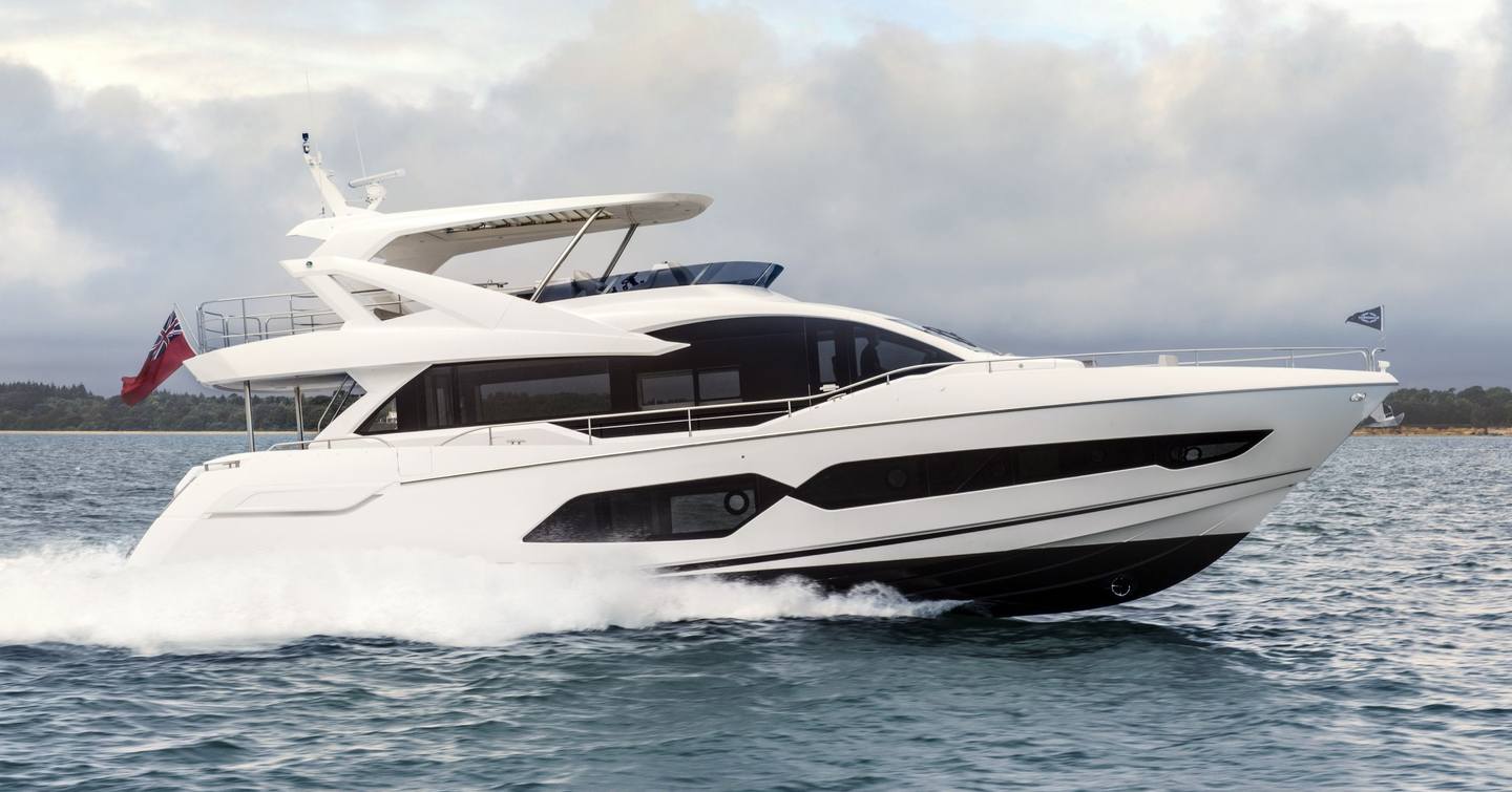 Sunseeker 76 Yacht motor yacht under way