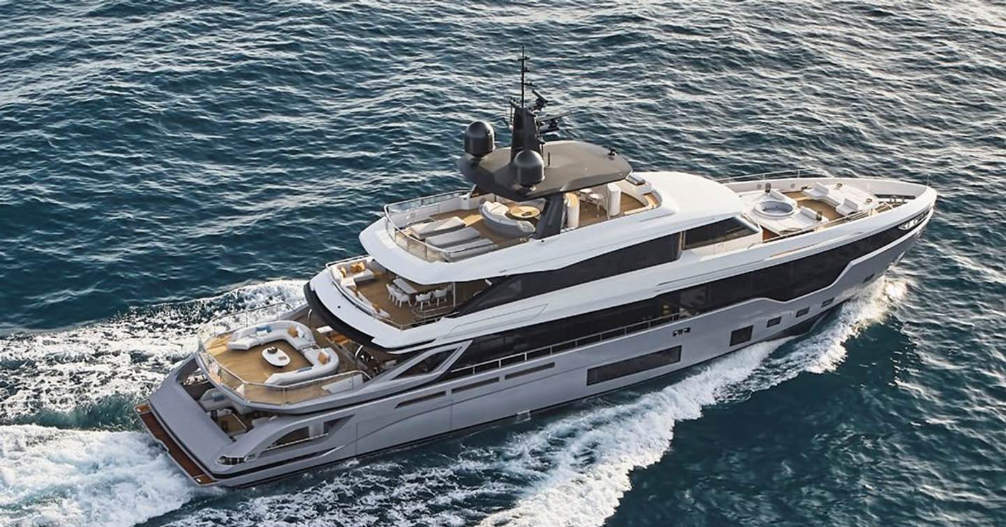 Azimut motor yacht Blue Eyes underway stern view 