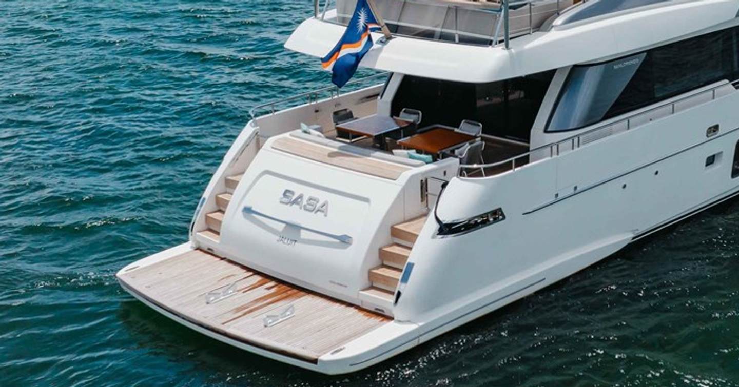 Motor yacht Sasa's aft deck and hydraulic stern