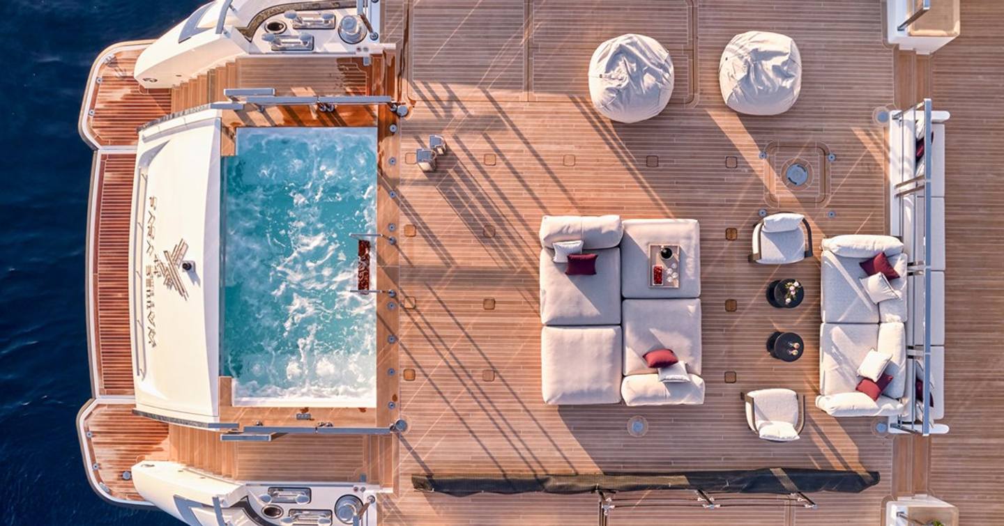 Aerial view of superyacht Para Bellum infinity pool