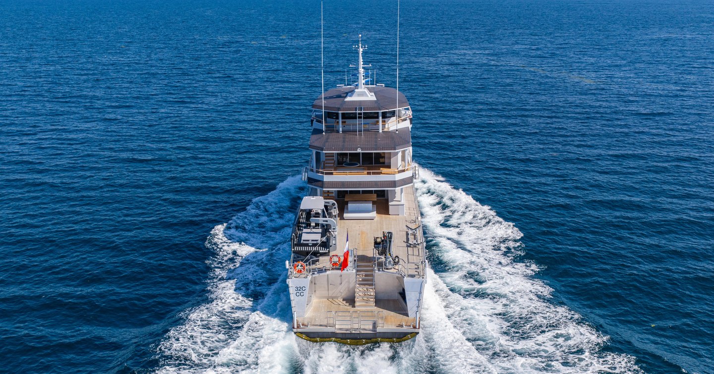 JFA yachts superyacht Canoa underway stern view 