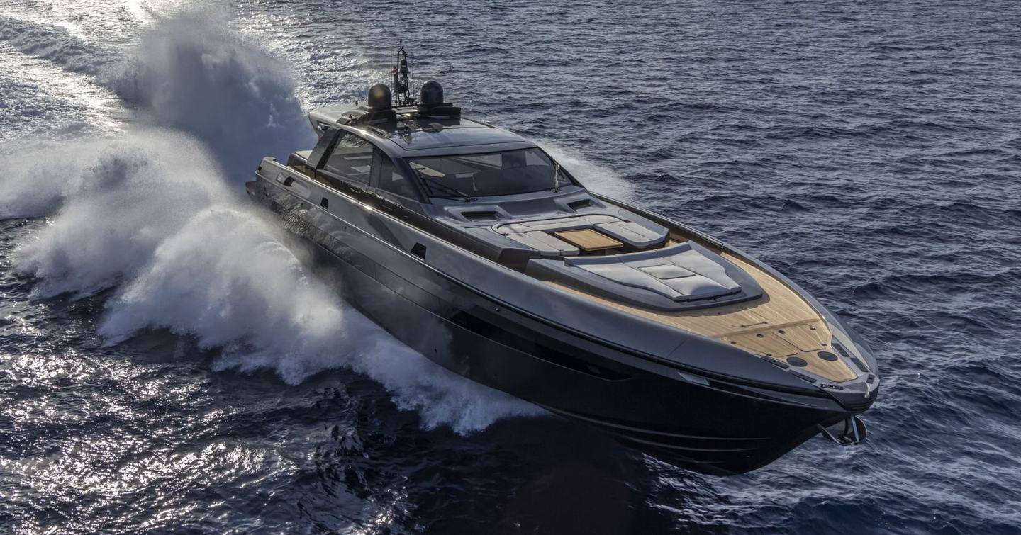 Open Yacht Sexy Me under way 