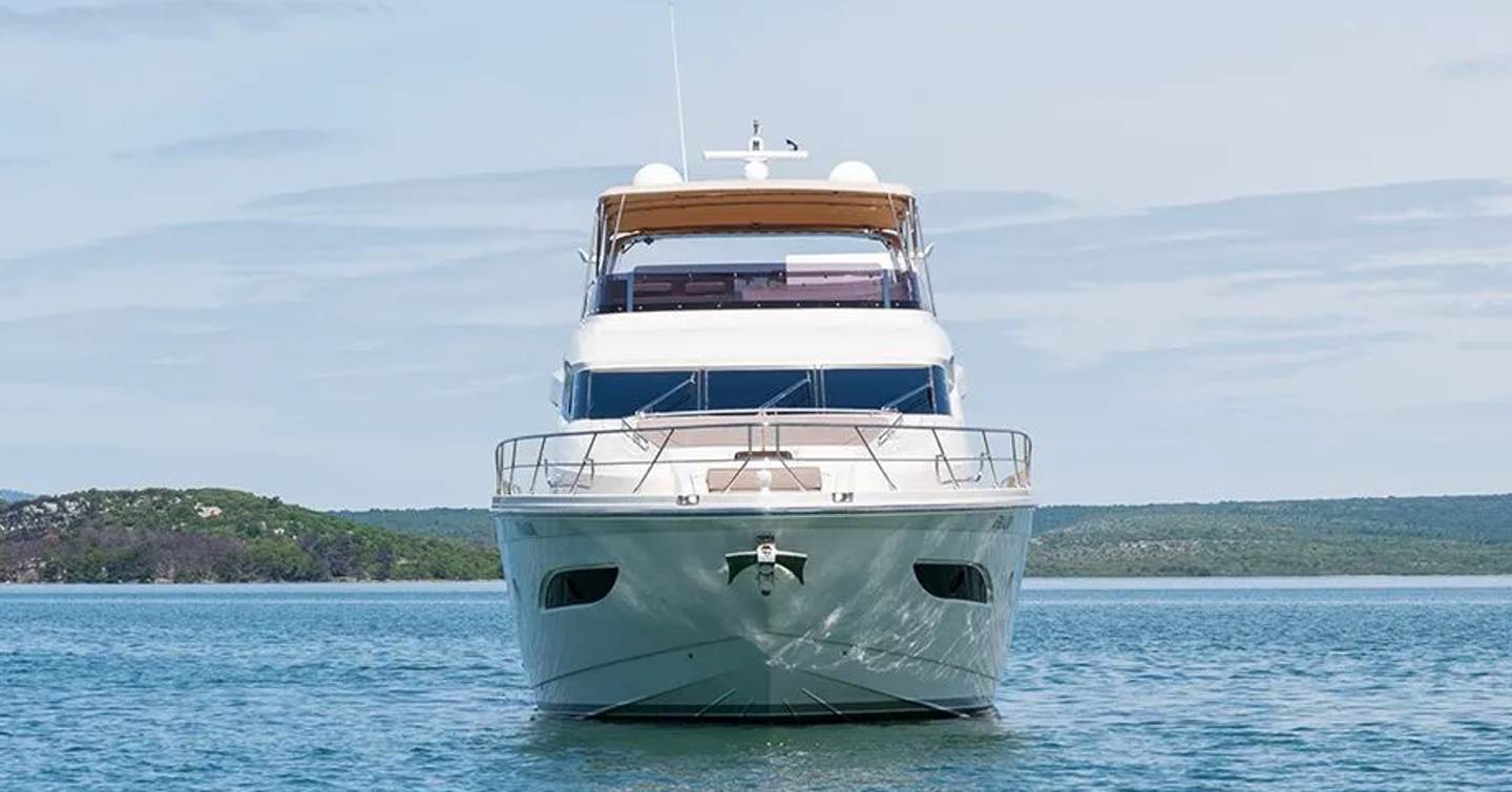 Dominator yacht Fradi at anchor bow view 