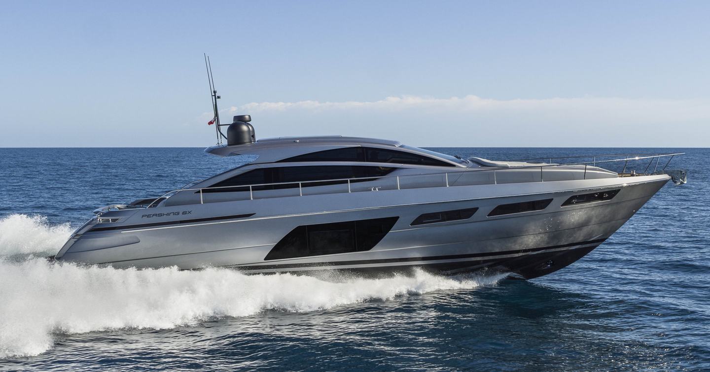 Pershing 6X motor yacht under way