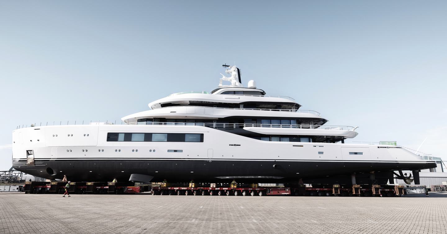 Amels superyacht Project Zurich side profile 