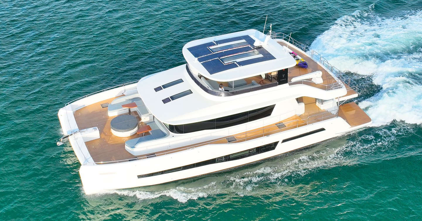 GranOcean W-72 Open at sea