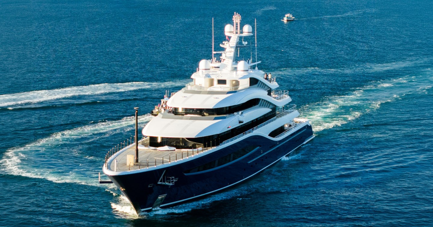 Turquoise superyacht Angelique underway bow view