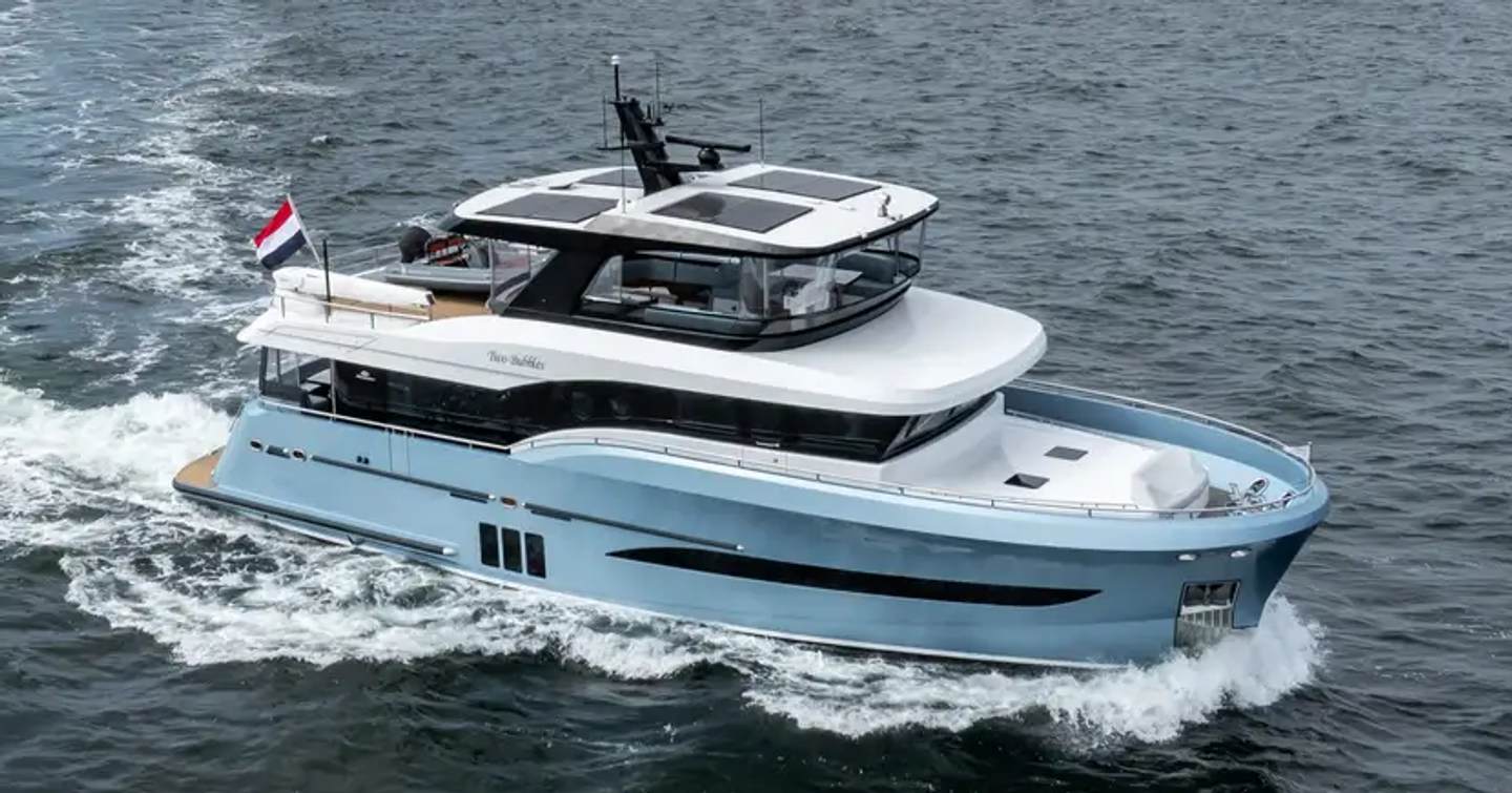Ocean Explorer 72 motor yacht under way 
