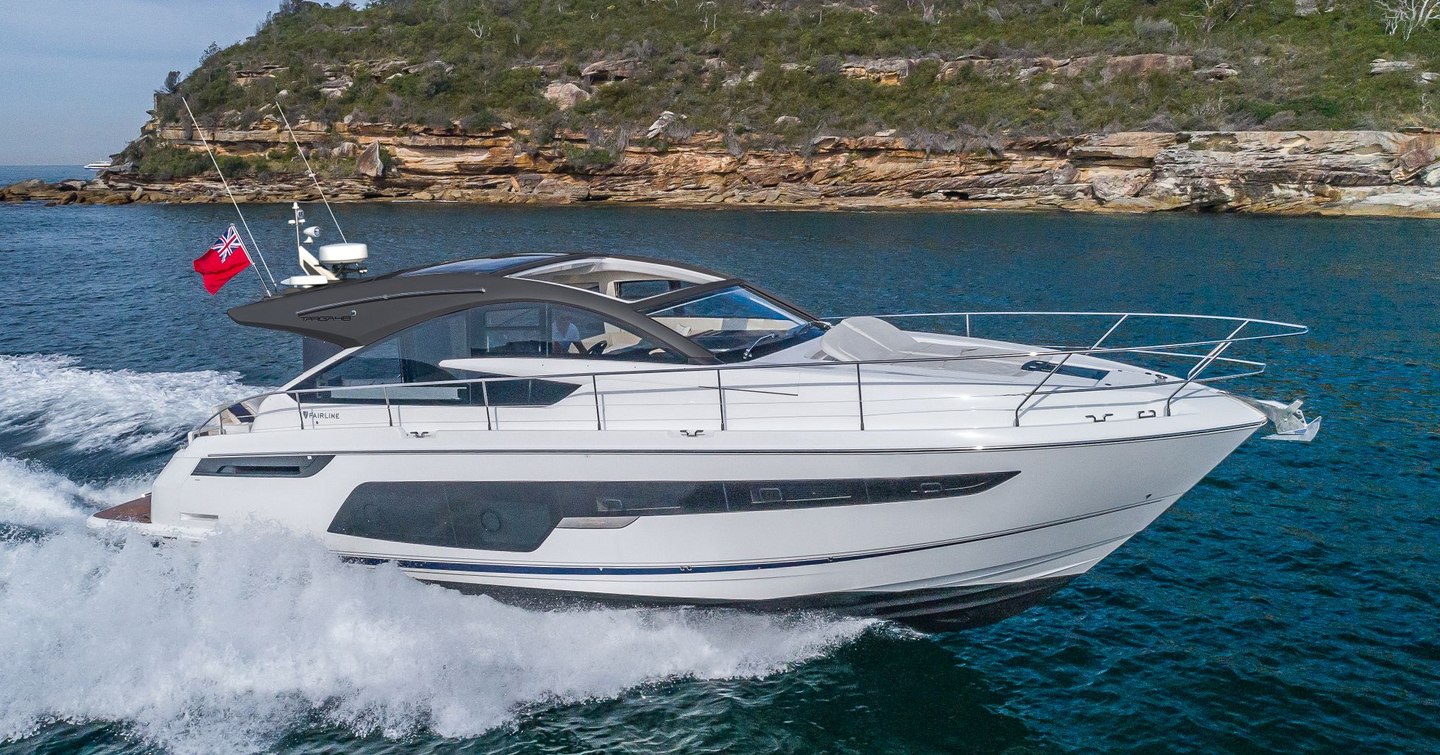Fairline Targa 50 GT motor yacht under way 