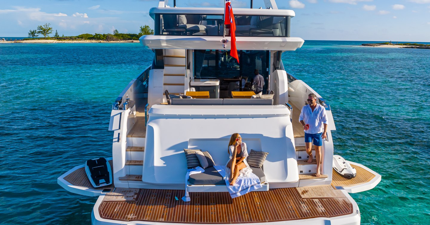 Pearl 72 aft platform 