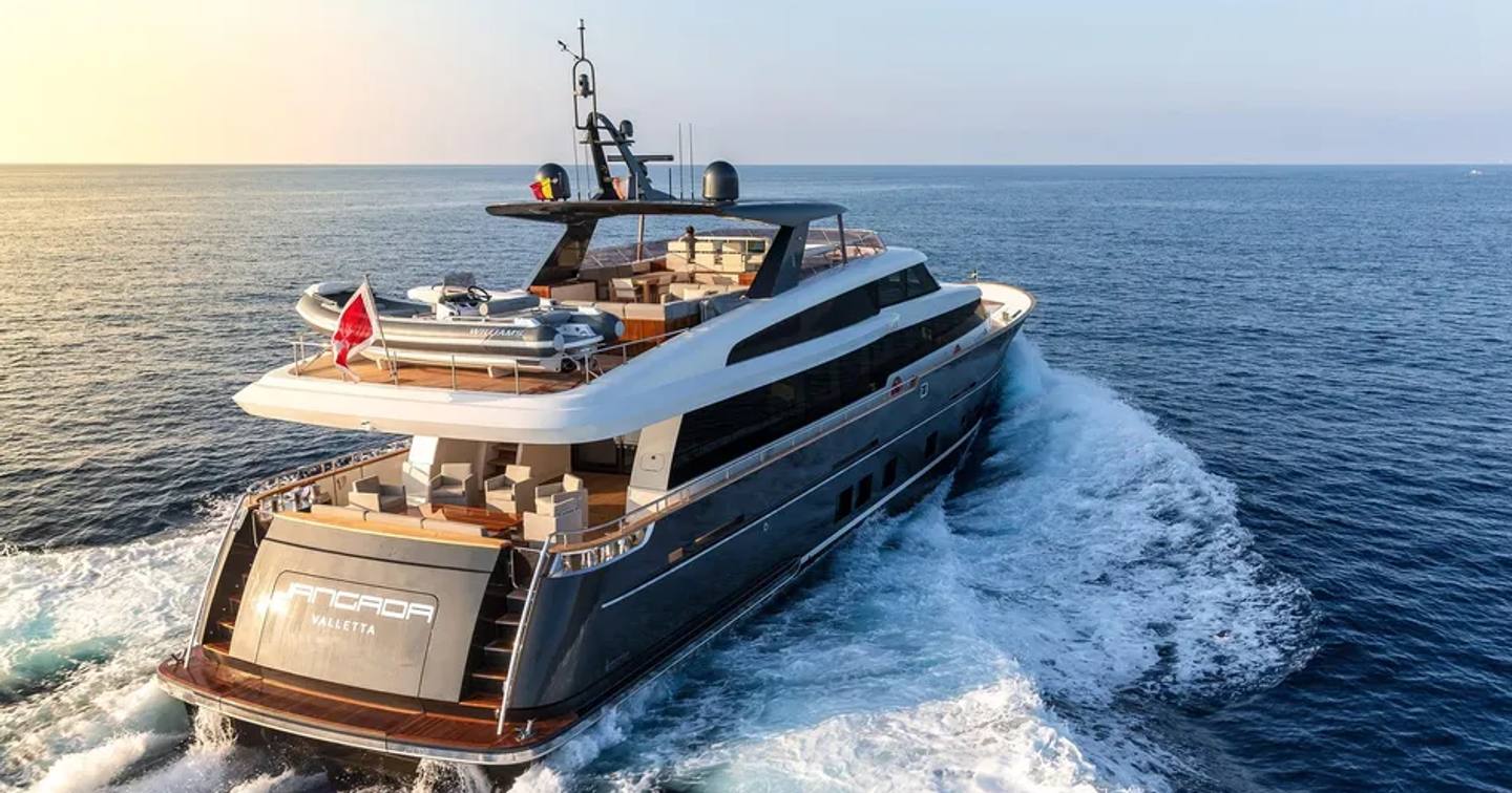 Superyacht Jangada under way