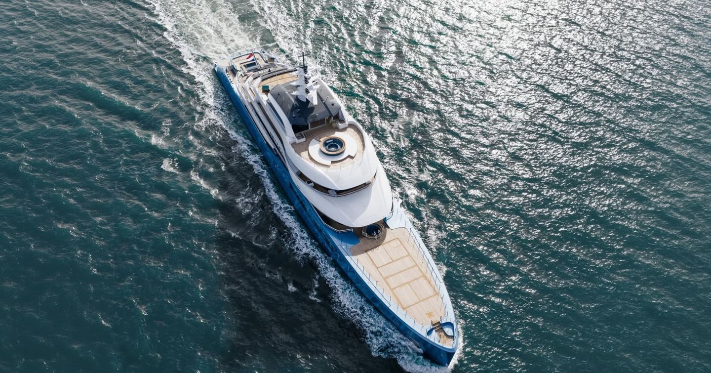 Amels superyacht Netto II underway at speed