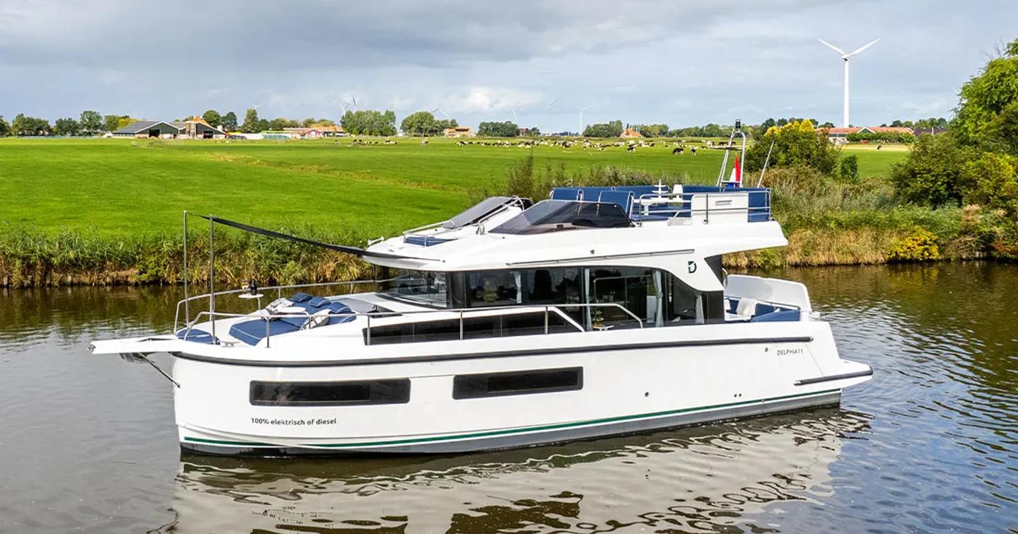 Delphia 11 Flylounge boat 