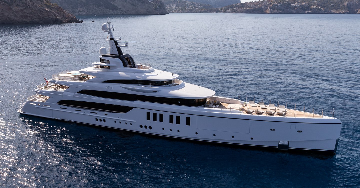 Benetti superyacht METIS on the water