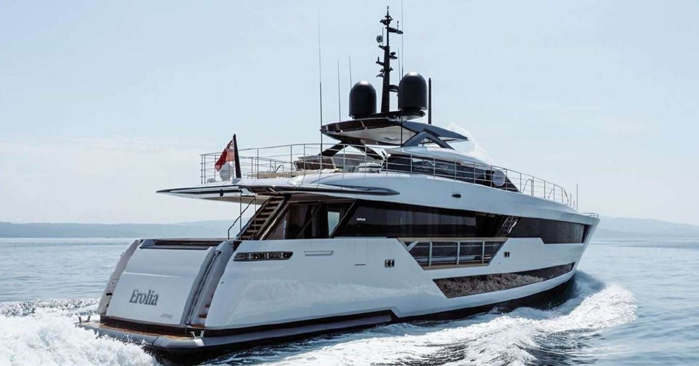 Superyacht Erolia under way 
