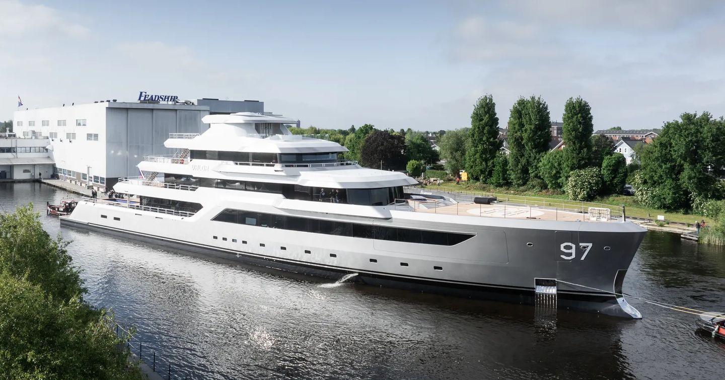 Superyacht VALOR underway