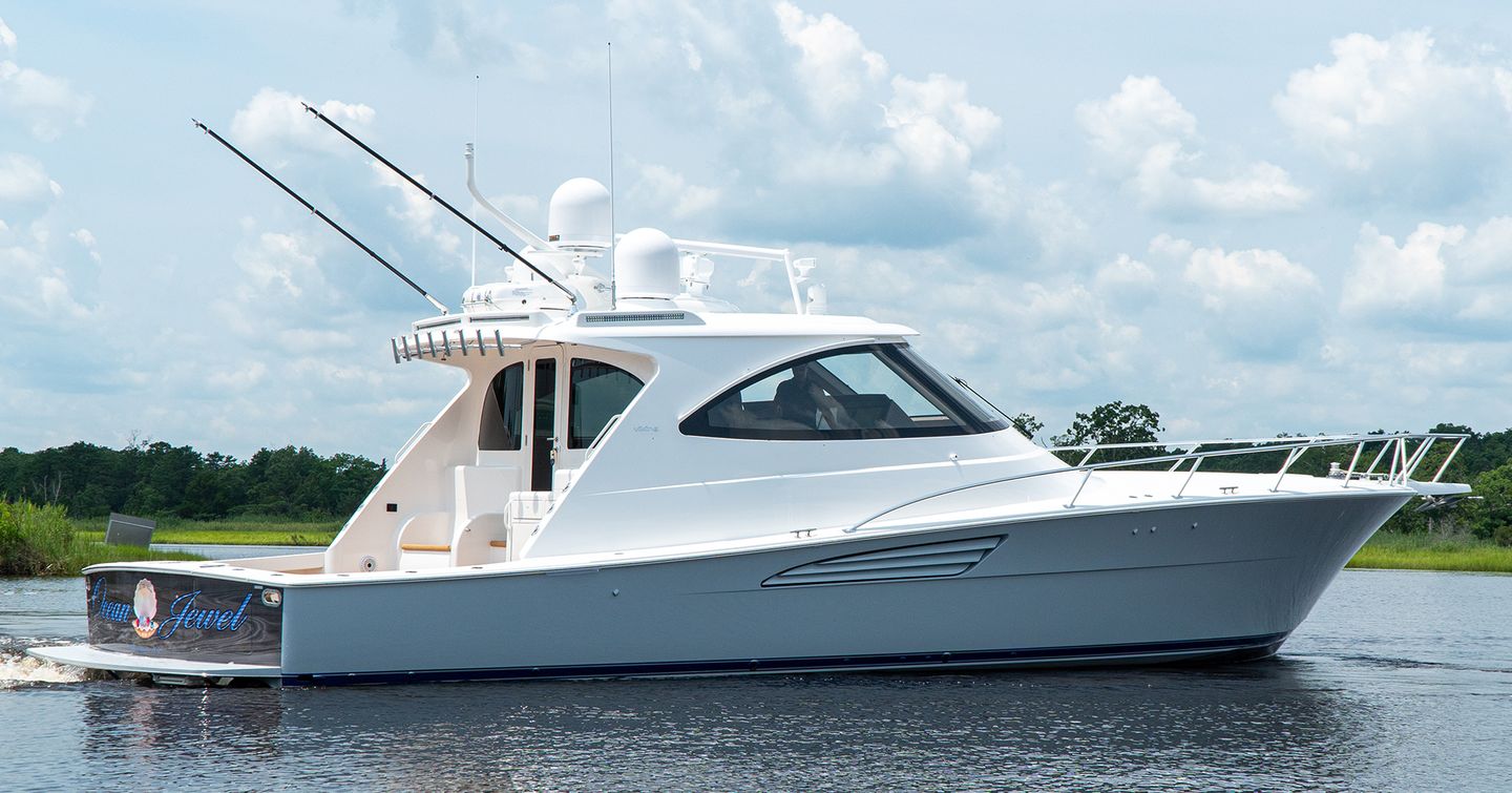 Viking 54SC sportsfisher yacht under way 