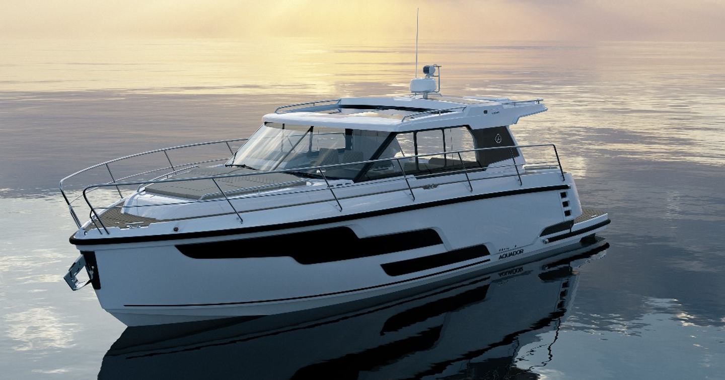 A port-side render of the Aquador 400 HT sitting in a calm sea