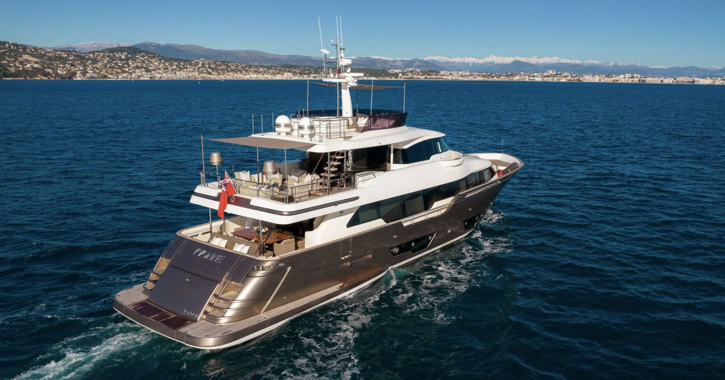 Motor Yacht Yvonne under way