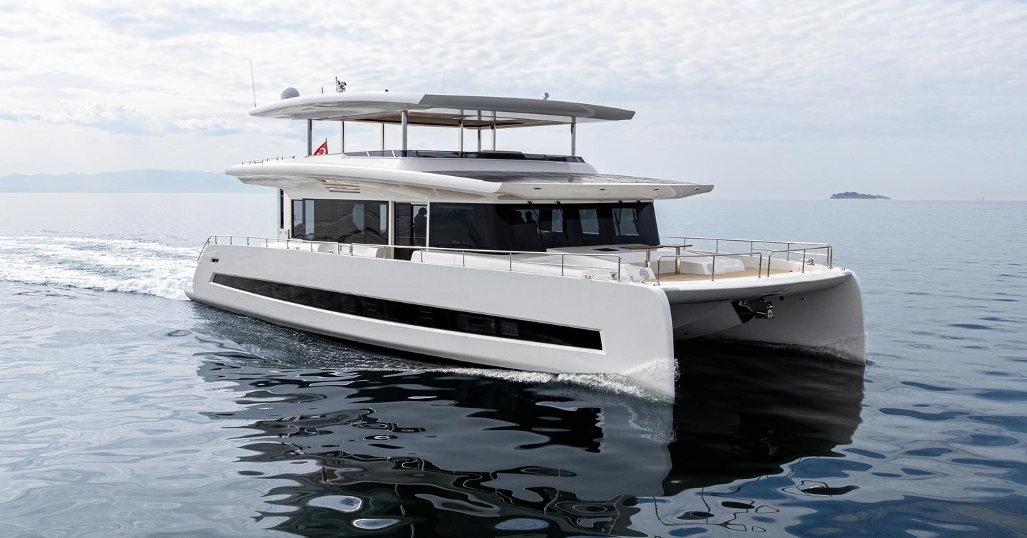 VisionF E-Cat 80 catamaran under way 