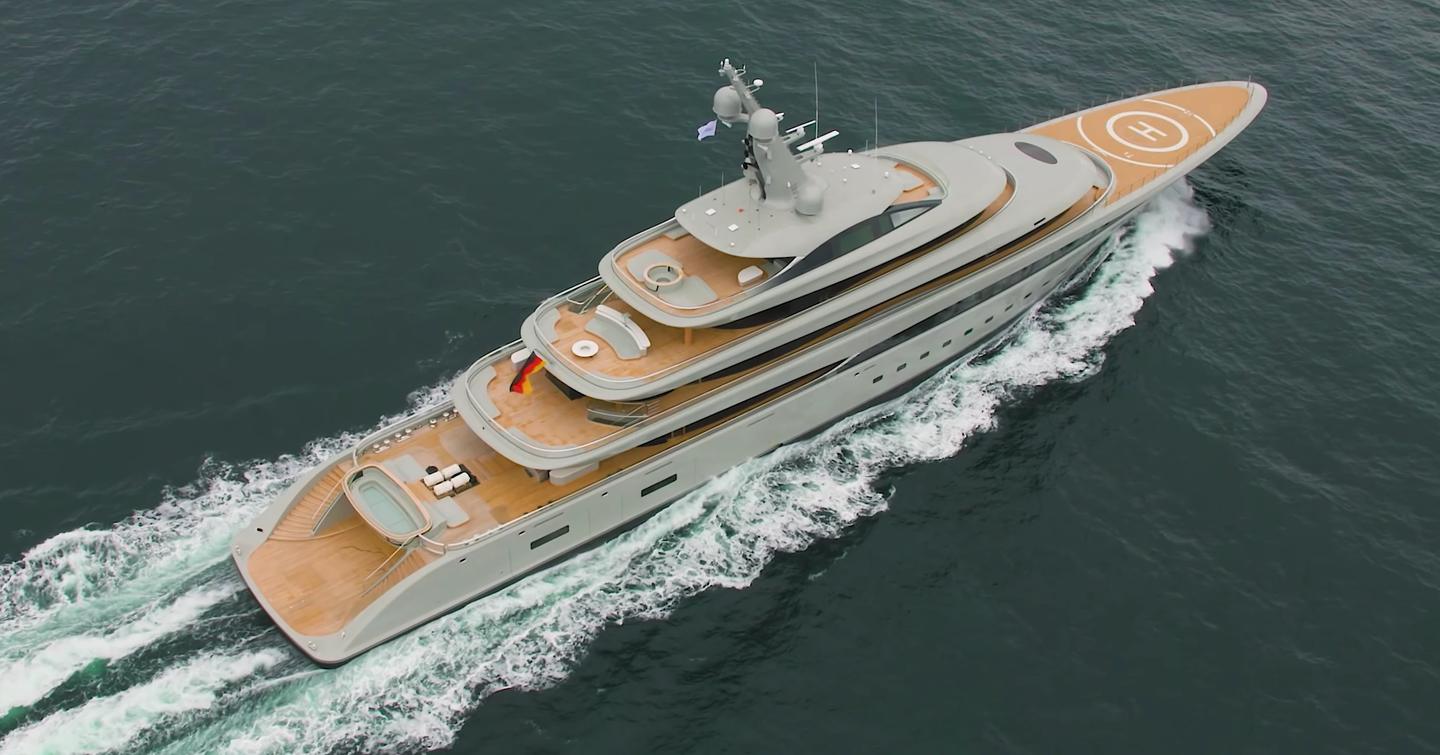 Superyacht Nixie under way