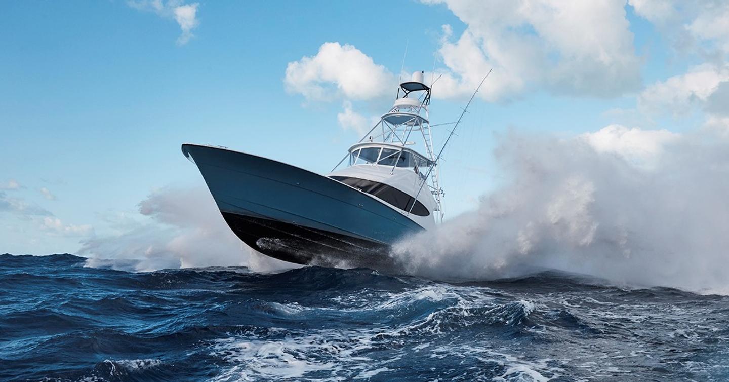 sportsfisher yacht Hatteras GT59 with tuna tower running shot