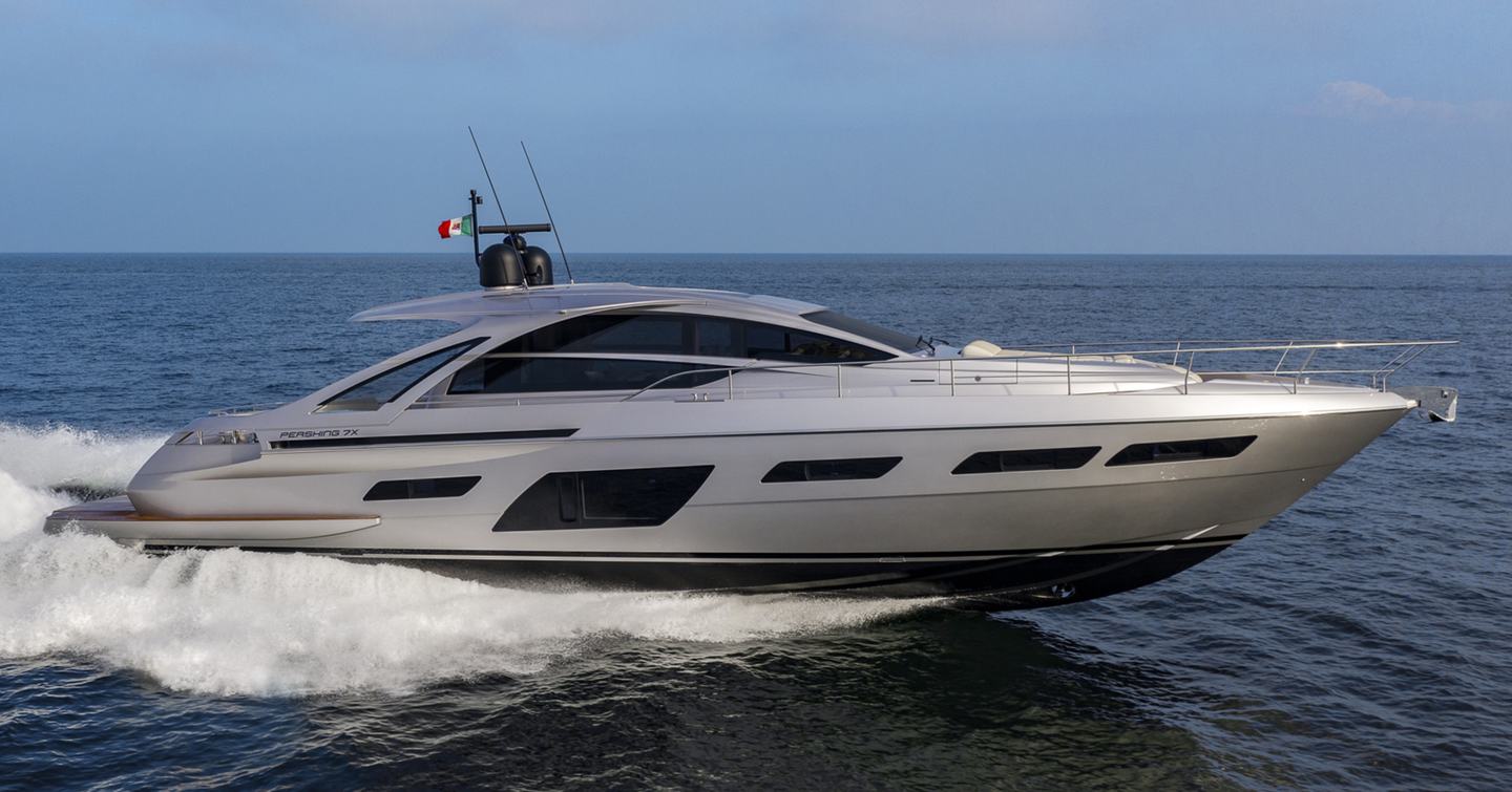 Pershing 7X motor yacht under way