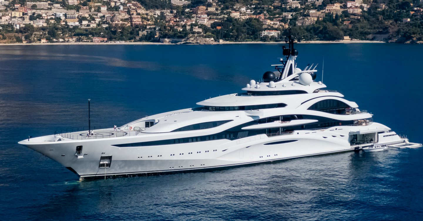 Lürssen superyacht Al Lusail underway side view 
